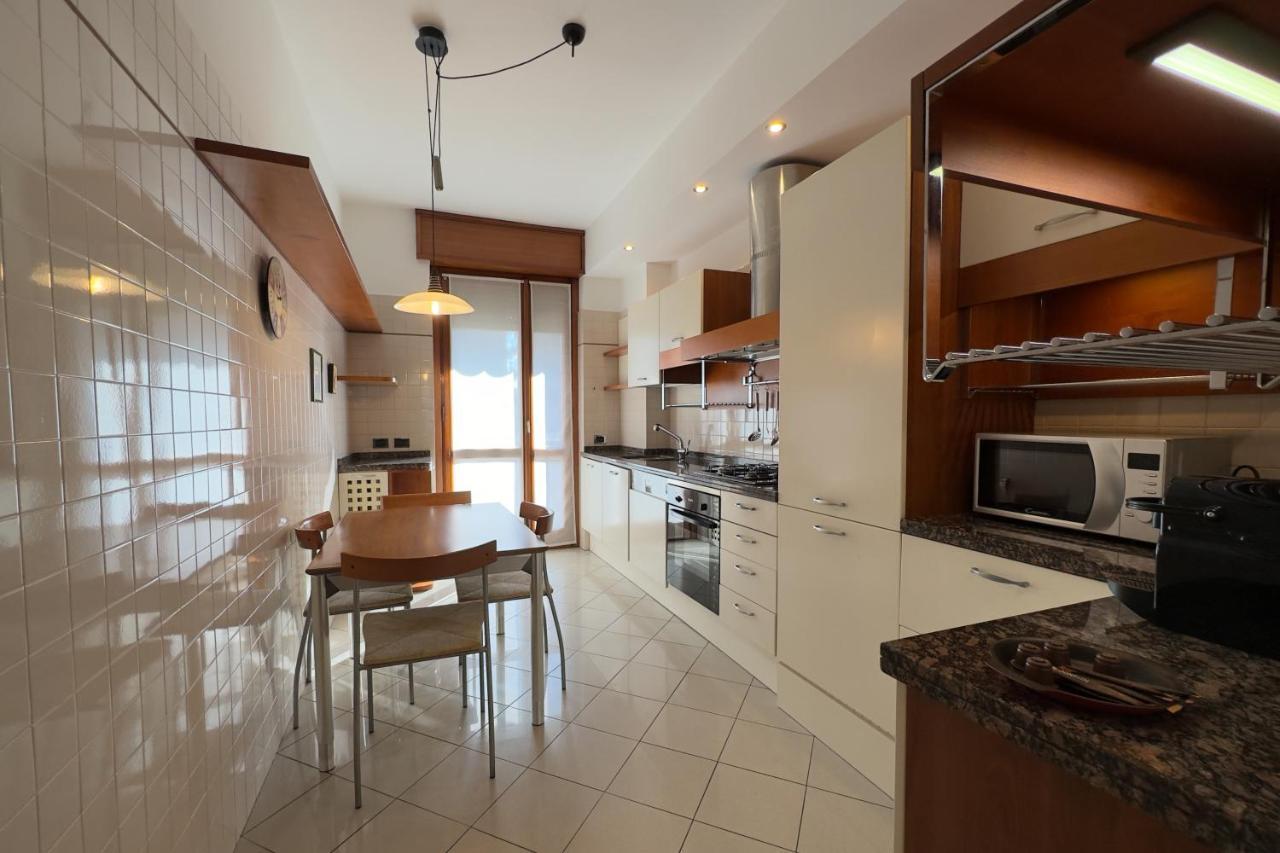Emeraldway - Bellissimo Appartamento In Zona Sempione-Tre Torri Milano Dış mekan fotoğraf